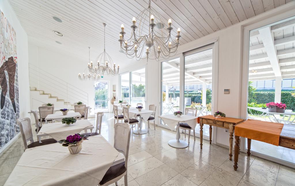 Hotel Country House La Radice Civitanova Marche Exterior foto